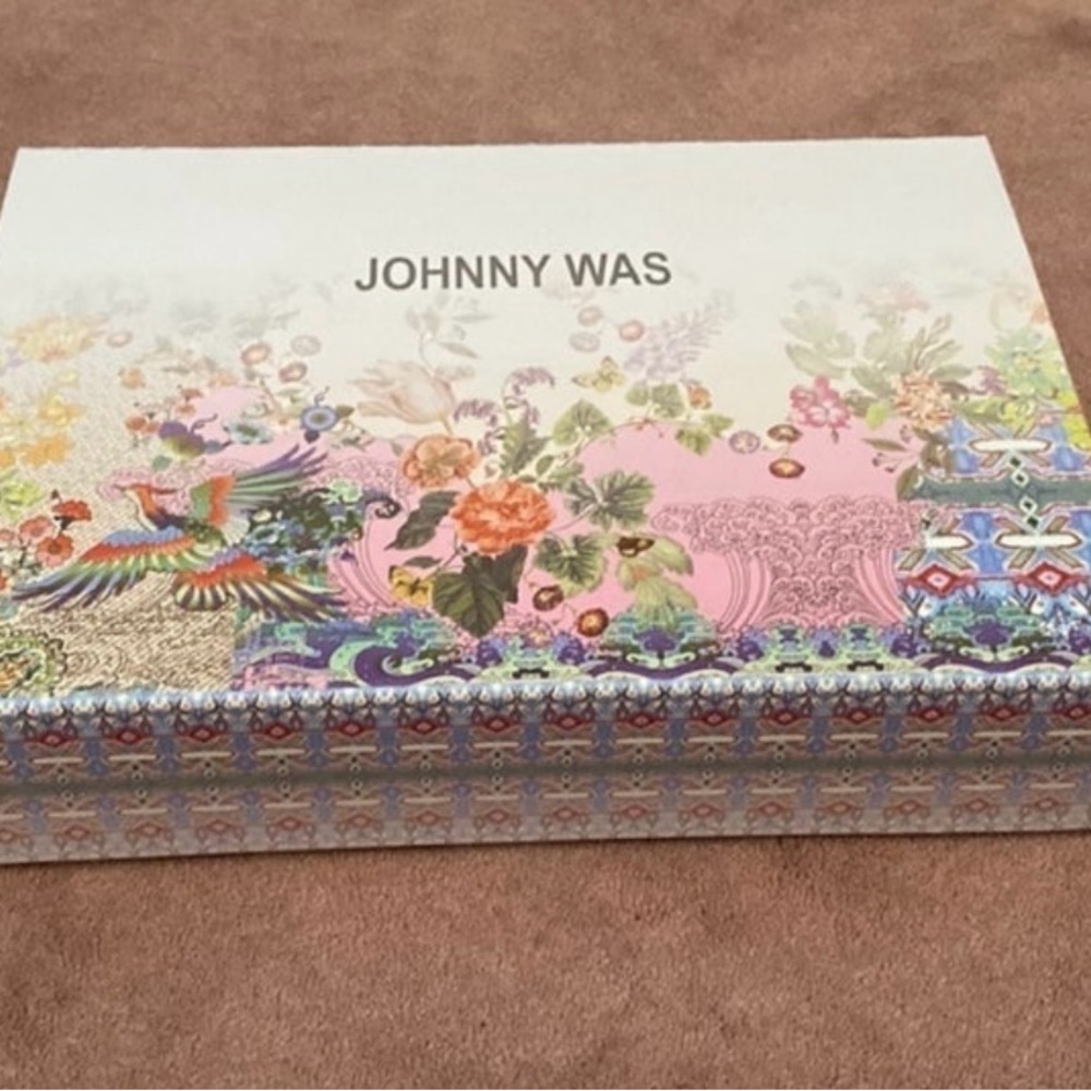 Elegant large Johnny Was empty gift box.
14”x10”x3” with magnetic closure. NWOT - Picture 4 of 4